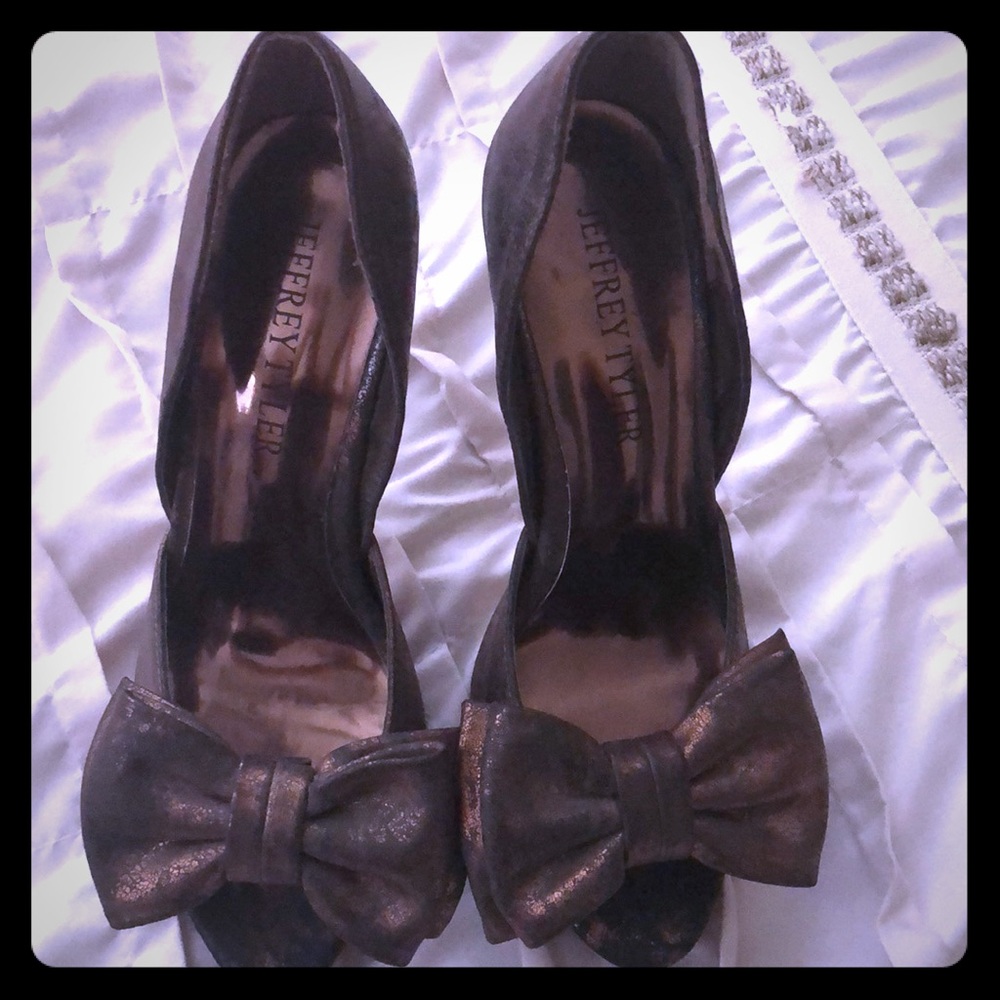 Jeffery Tyler heels